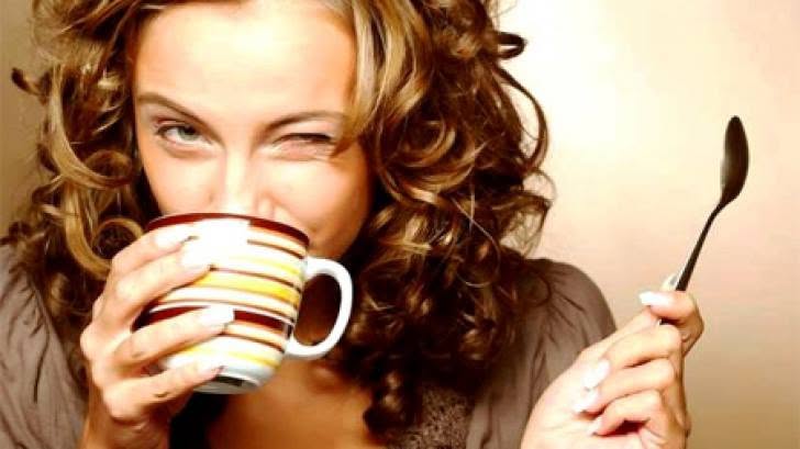 In fiecare dimineata, cafeaua da pofta de viata, trezeste mintea si imbunatateste memoria…
