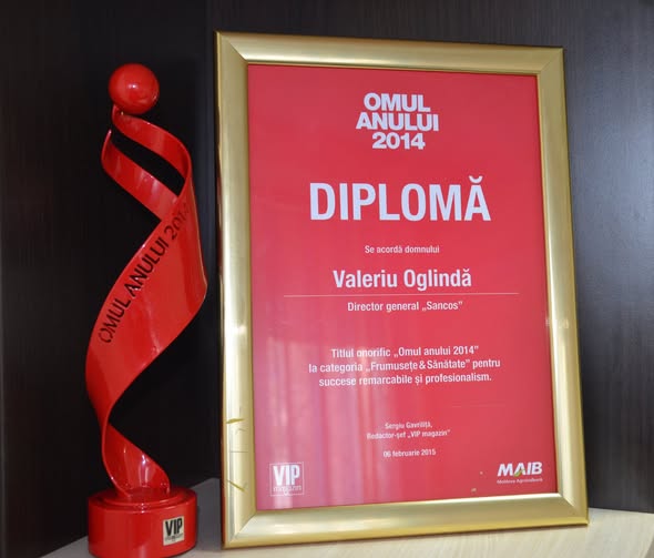 Ne lăudam o dată în plus cu Directorul nostru minunat, care este anul ăsta OMUL ANULUI la categoria…