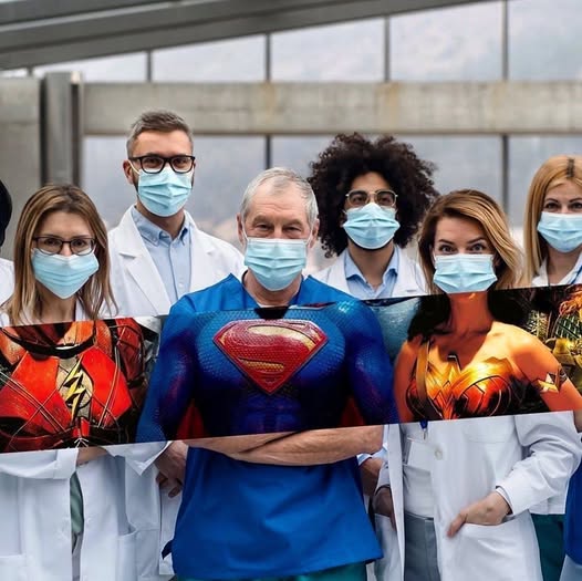 Nu toți eroii poartă pelerină.